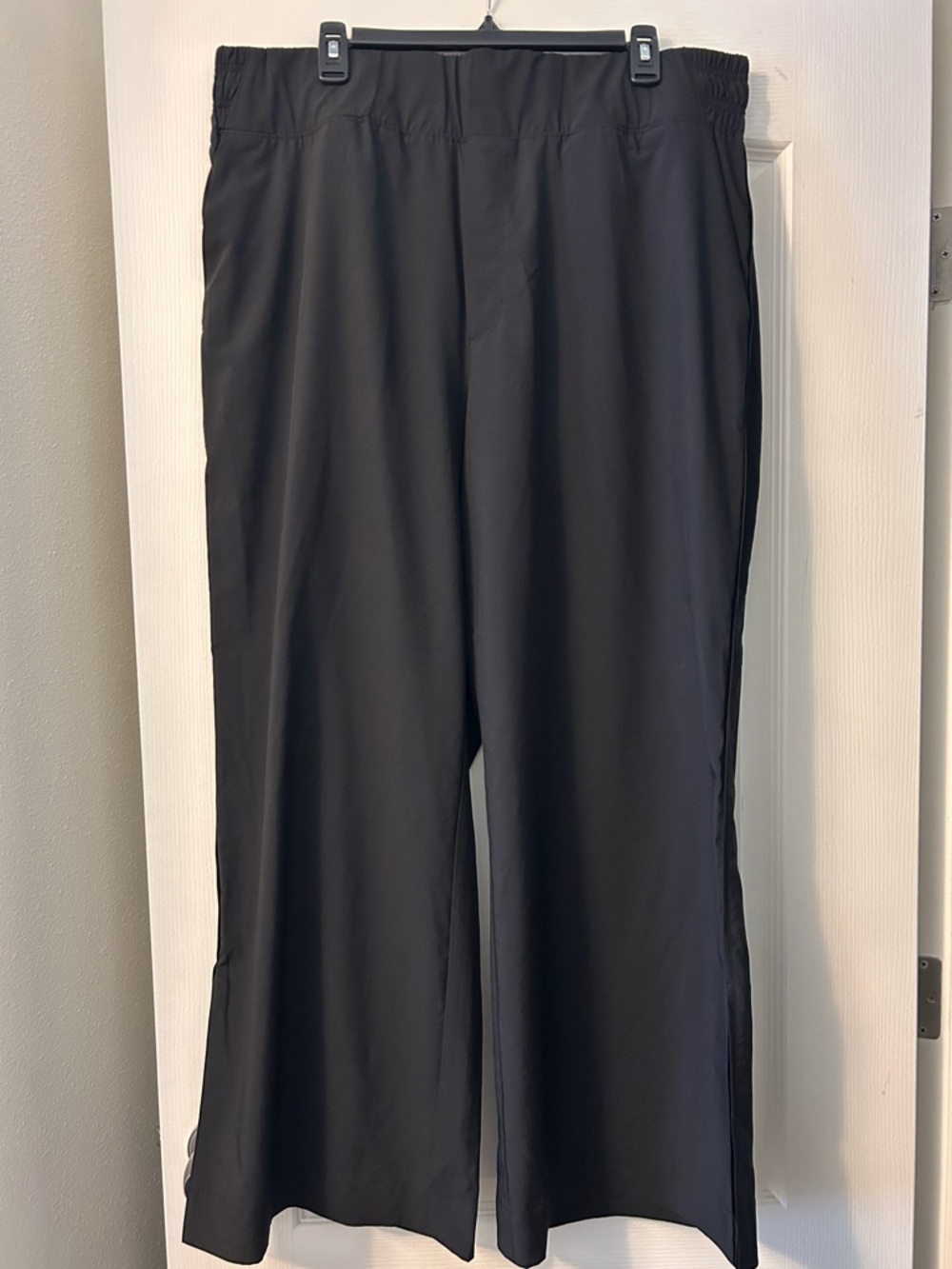 Old Navy Wide Leg Stretch Tech With Slit On Outer Leg